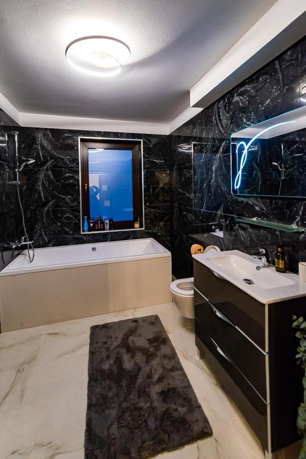 Appartamento Moky Rezident Arad Esterno foto